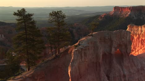 Medium-Shot-Of-Rock-Formations-Bryce-Canyon-National-Park-In-Utah
