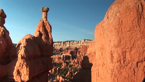 Medium-Shot-Of-Sandstone-Formations-In-Bryce-Canyon-National-Park