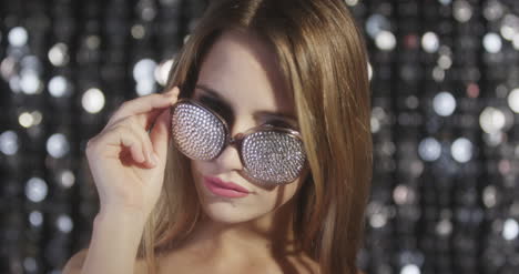 Woman-Silver-Sunglasses-4K-02