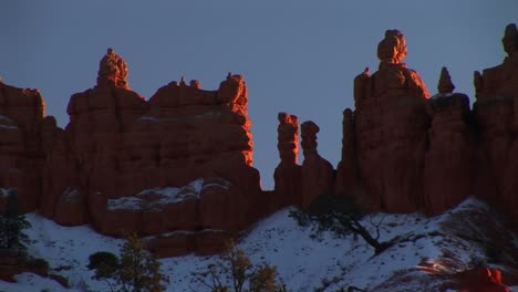 Mediumshot-Of-Rock-Formations-In-Bryce-Canyon-National-Park-Dusted-In-Snow