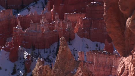 Medium-Static-Shot-Of-The-Snowcapped-Hoodoos-Composing-The-Claron-Formations-In-Bryce-Canyon-National-Park