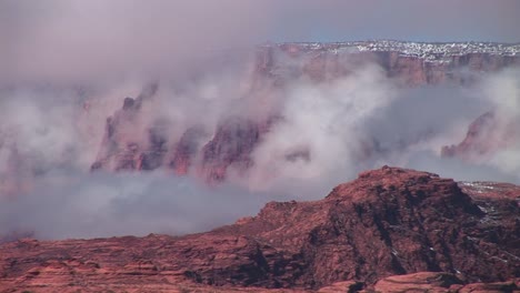 Mediumshot-Of-Fog-Slowly-Enveloping-Cliffs-Around-Lake-Powell-Arizona
