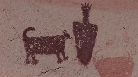 Primer-Plano-De-Un-Petroglifos-De-Los-Indios-Americanos